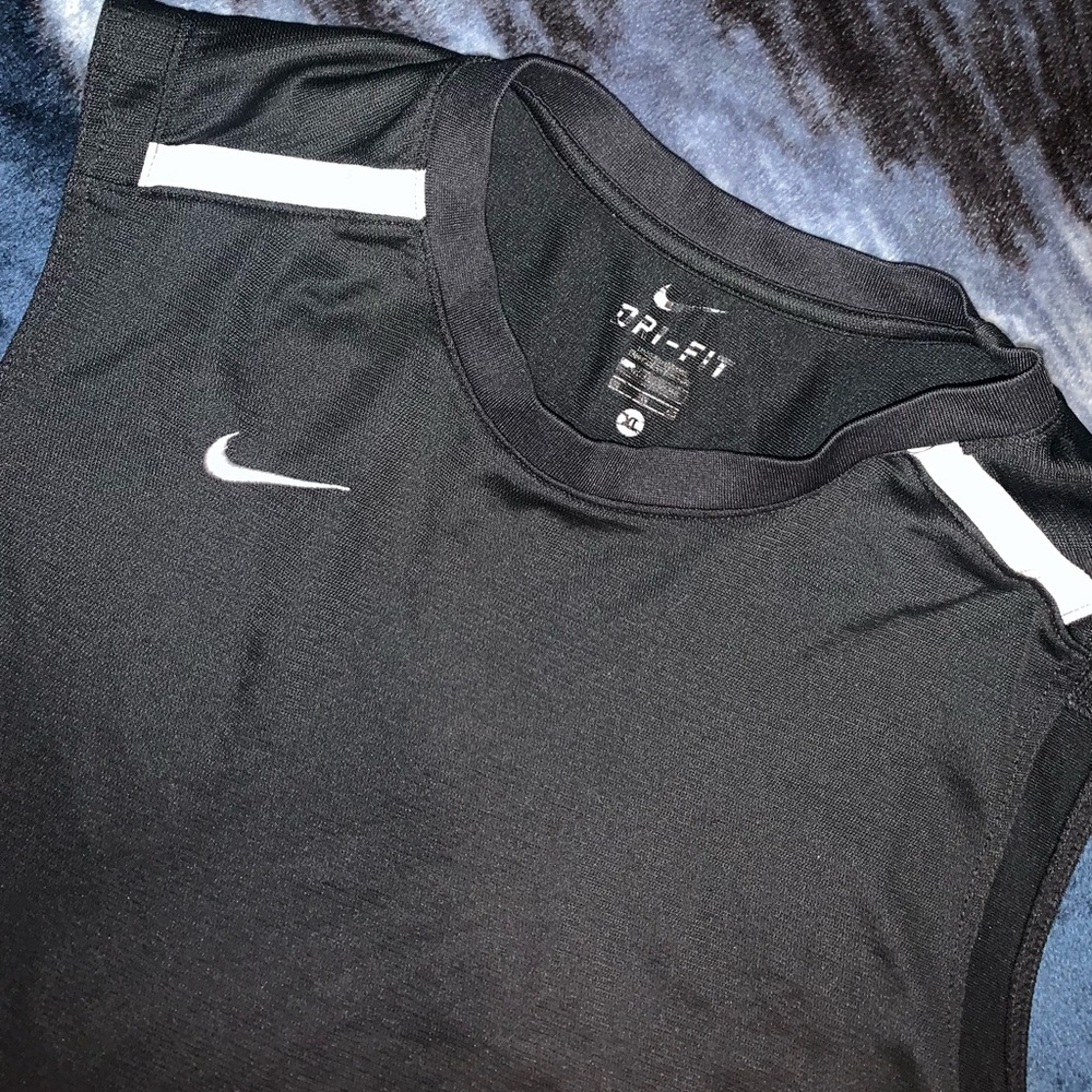Dri-Fit Nike Tank - Picture 2 of 3